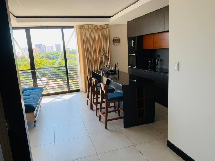 Departamento Con Vista De Lujo Apartment Santa Cruz de La Sierra Bagian luar foto